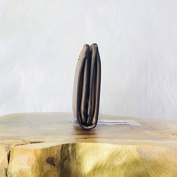 Michael Kors Jet Set Travel Slim Bifold Wallet - Picture 3 of 8